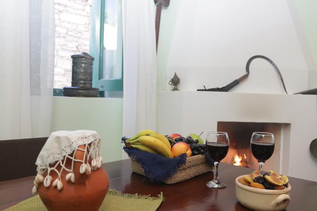 To Konatzi Tis Marikas Tzai Tou Yianni Guest House Kato Drys Exterior photo